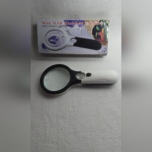 Handheld 3X magnifier